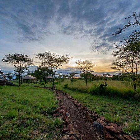 Serengeti Kifaru Tented Lodge Mugumu Kültér fotó